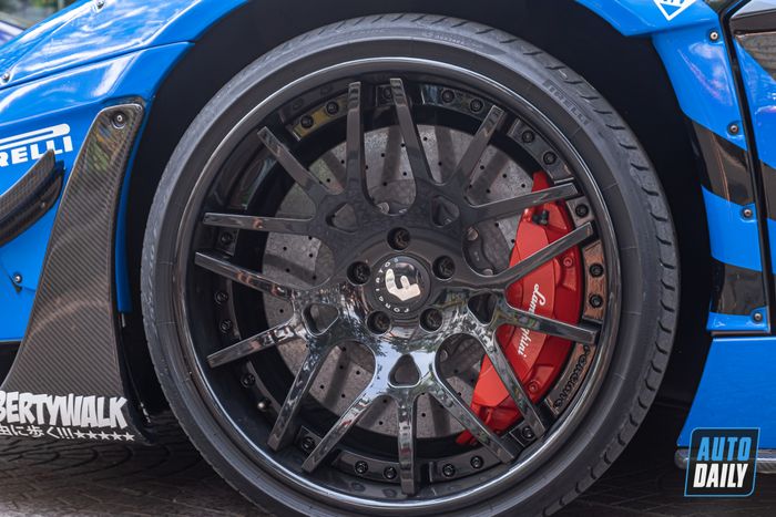 Chiếc Lamborghini Aventador độ Liberty Walk độc nhất tại Việt Nam đã được trả về với màu sơn nguyên bản.