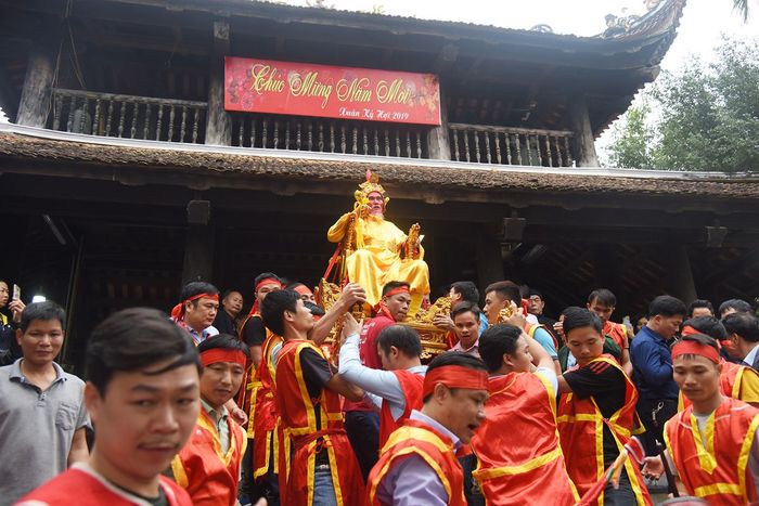 Lễ hội Đền Sái - Nghi lễ rước vua giả độc đáo không thể nào bị lẫn lộn