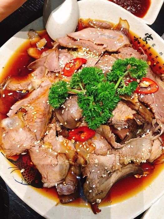 Khám phá hương vị độc đáo của ẩm thực Trung Hoa tại Kiều Hoa Quán, đem đến trải nghiệm tuyệt vời cho vị giác của bạn.