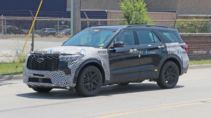 Ford Explorer 2024 xuất hiện, hứa hẹn nhiều thay đổi đáng kể về thiết kế 2024-ford-explorer-front-view-spy-photo-1.jpg