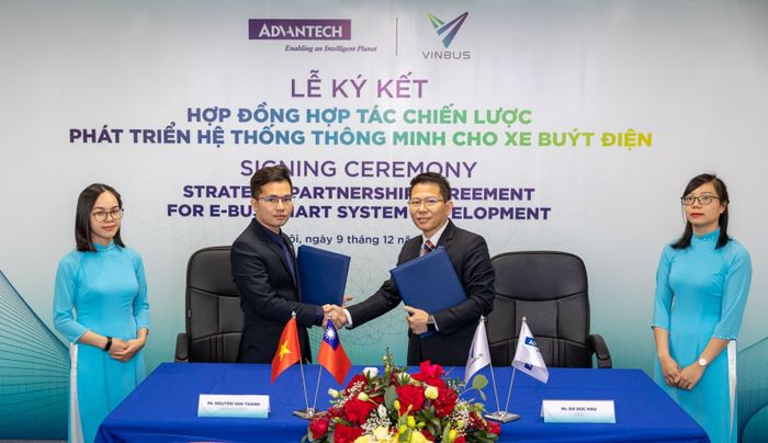 Xe buýt điện của VinFast sẽ được trang bị hệ thống giám sát thông minh như được minh họa trong hình ảnh vinbus-advantech.jpg