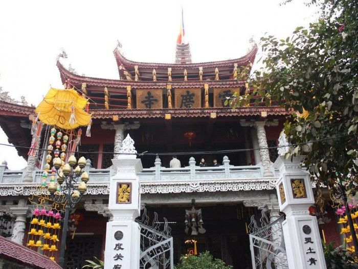 Chùa Đỏ Hải Phòng - Địa điểm tâm linh tiêu biểu 2