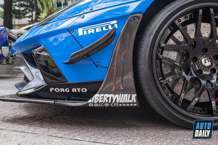 Chiếc Lamborghini Aventador độ Liberty Walk độc nhất tại Việt Nam đã được trả về với màu sơn nguyên bản.