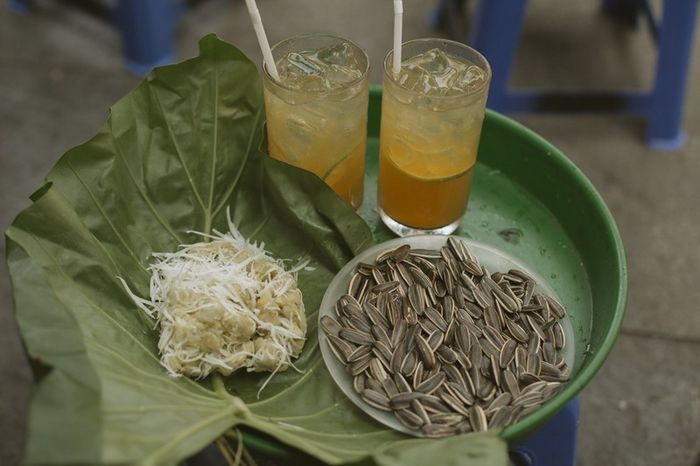 Mùa thu ở Hà Nội, vẻ đẹp dịu dàng như một giấc mơ cổ tích.