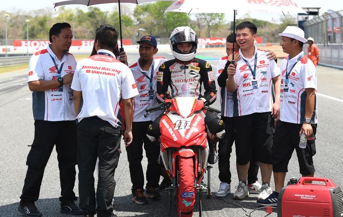Đỉnh cao Chặng 1 ARRC 2023 – Một màn trình diễn xuất sắc từ “gã điên” arrc-2023-round1-race2-026.jpg