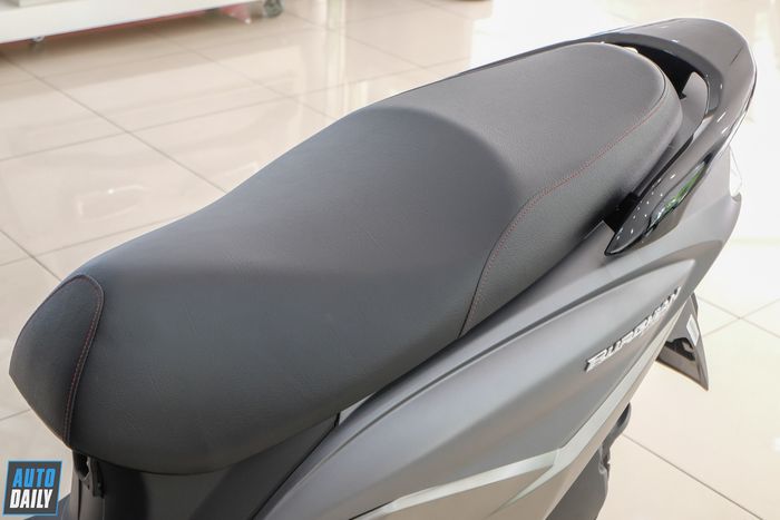 Burgman Street - Mẫu xe tay ga mới của Suzuki, có giá 49,5 triệu đồng Suzuki-Burgman-Street (28).JPG