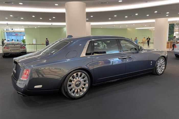 Người giàu Thái Lan trưng bày bộ sưu tập xe hơi khổng lồ, trong đó có chiếc Phantom Tempus giới hạn 20 chiếc dan-sieu-xe-thai-lan-Mytour-10.jpg
