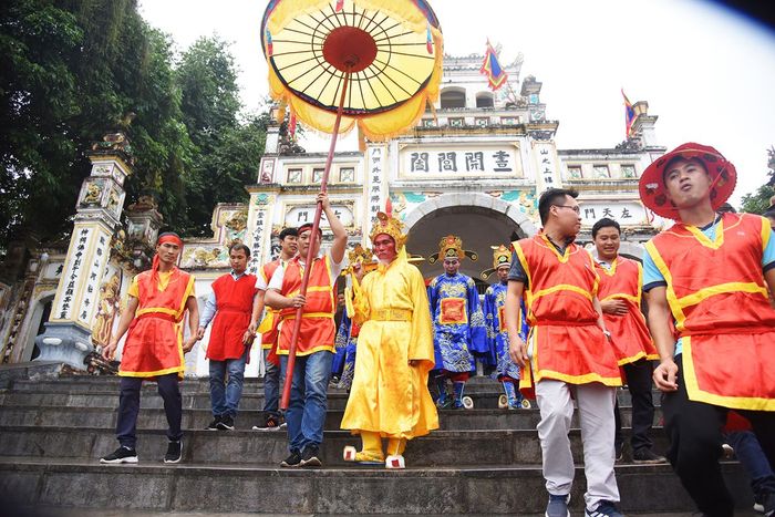 Lễ hội Đền Sái - Nghi lễ rước vua giả độc đáo không thể nào lẫn được