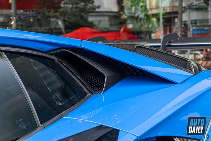 Chiếc Lamborghini Aventador độ Liberty Walk độc nhất tại Việt Nam đã được trả về với màu sơn nguyên bản.