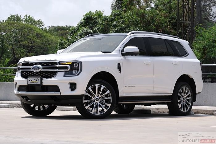 Hình ảnh thực tế của Ford Everest Platinum V6 3.0L tại Thái Lan ford-everest-platinum-v6-ex-003.jpg