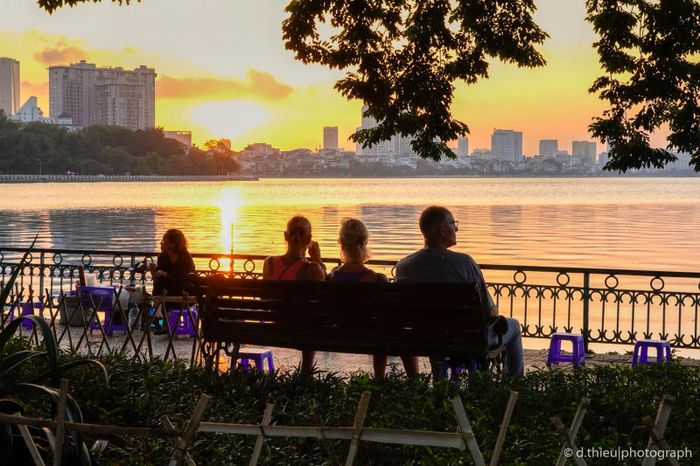 Tranh hoàng hôn tại Hồ Tây đẹp đến ngất ngây trong những ngày cuối thu 4