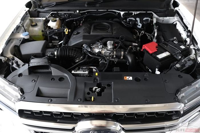 Hình ảnh thực tế của Ford Everest Platinum V6 3.0L tại Thái Lan ford-everest-platinum-v6-ex-027.jpg