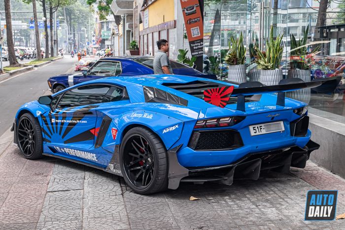 Chiếc Lamborghini Aventador độ Liberty Walk độc nhất tại Việt Nam đã được trả về với màu sơn nguyên bản.