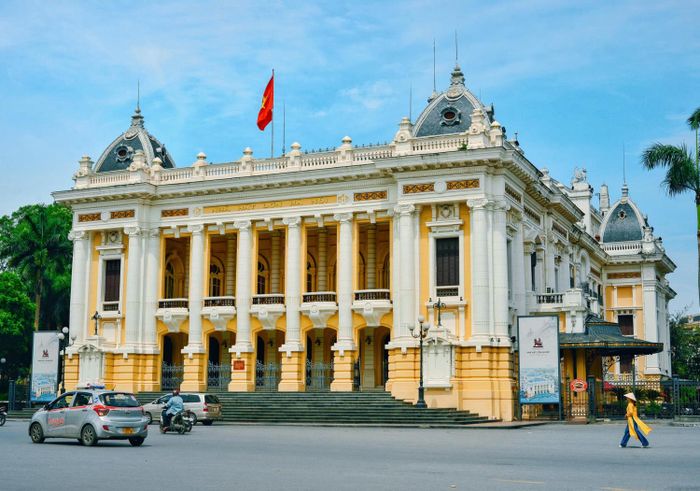 Khám phá Hà Nội qua những địa danh nổi tiếng và quen thuộc 15 (Rewritten)