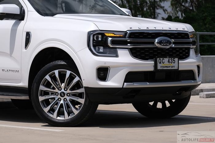 Hình ảnh thực tế của Ford Everest Platinum V6 3.0L tại Thái Lan ford-everest-platinum-v6-ex-005.jpg