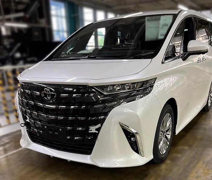 Toyota Alphard 2024 lộ ảnh thực tế “rõ ràng, chi tiết” toyota-alphard.jpg