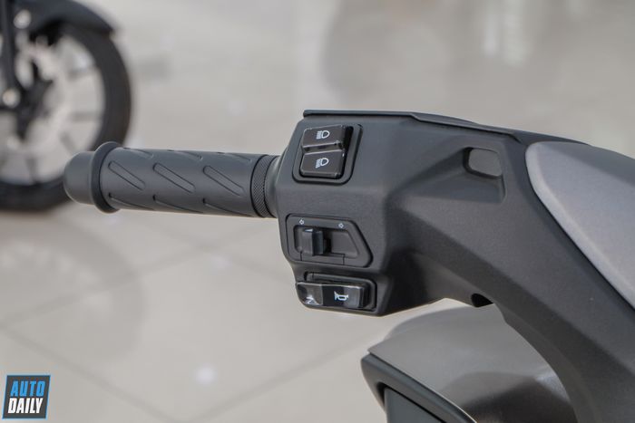 Burgman Street - Xe tay ga mới của Suzuki, có giá 49,5 triệu đồng Suzuki-Burgman-Street (15).JPG