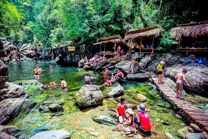 Thư giãn tại Suối Voi Huế để xua tan cái nóng mùa hè