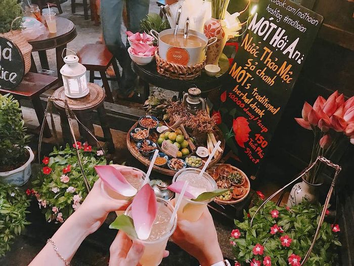 Khám phá sự đặc sắc và hấp dẫn của lễ hội đèn lồng Hội An qua góc nhìn khác biệt