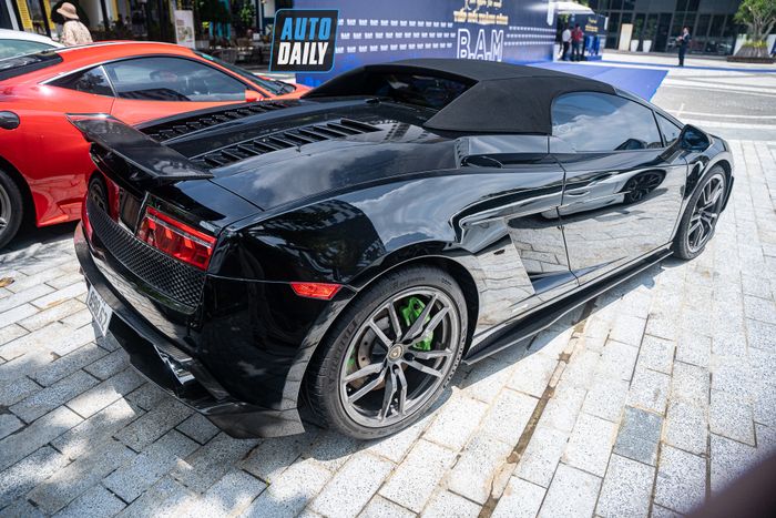 Gần gũi với Lamborghini Gallardo Spyder Performante: siêu xe mui trần hiếm có tại Việt Nam lamborghini-gallardo-spyder-performante-dau-tien-Mytour-2.JPG