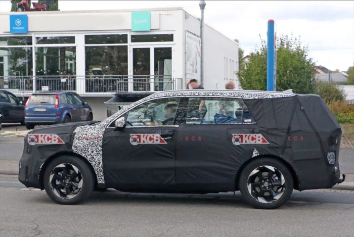 Kia Sorento Facelift sẽ áp dụng ngôn ngữ thiết kế từ EV9 kia-sorento-2024-2.webp