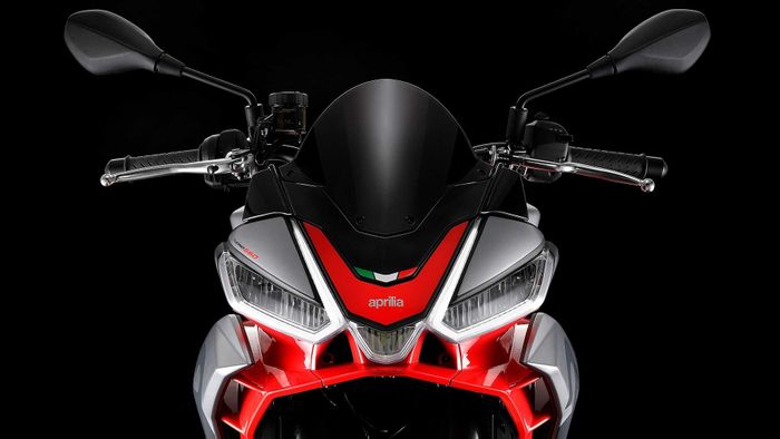 So sánh giữa Aprilia Tuono 660 và Triumph Trident 660: Lựa chọn naked bike nào? Aprilia Tuono 660 (4).jpg