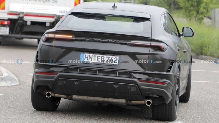 Lamborghini Urus chuẩn bị nhận bản nâng cấp, hình ảnh liên quan đến lamborghini-urus-evo-spy-shots36.jpeg