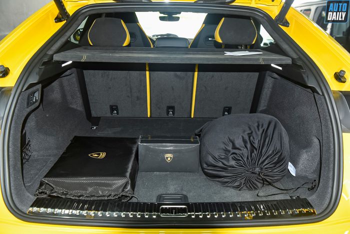 Bức hình chi tiết của chiếc Lamborghini Urus Pearl Capsule 2022 đầu tiên tại Việt Nam, ảnh số 39.jpg