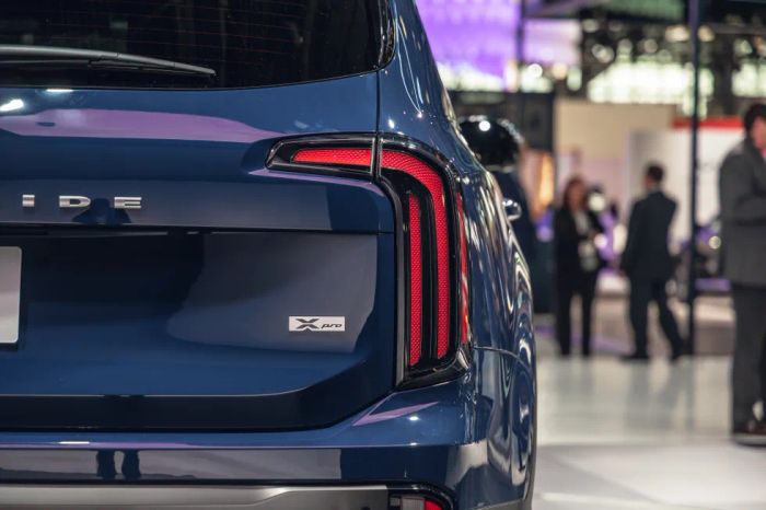 Ảnh thực tế Kia Telluride 2023: Nam tính, sang trọng, đầy đủ công nghệ an toàn, sẵn sàng thách thức Explorer