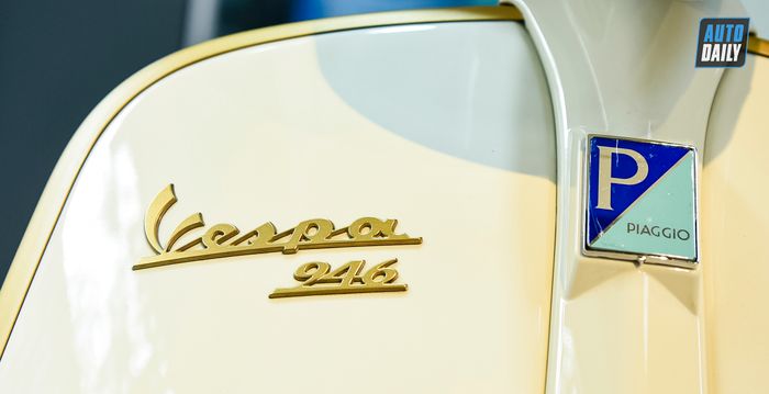 Khám phá chi tiết của chiếc Vespa 946 Christian Dior, mẫu xe tay ga đắt nhất tại Việt Nam với giá 697,5 triệu đồng.