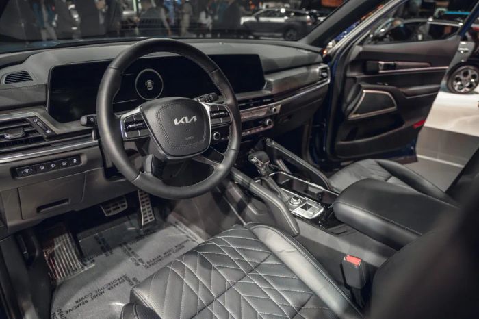 Ảnh thực tế Kia Telluride 2023: Nam tính, sang trọng, đầy đủ công nghệ an toàn, sẵn sàng thách thức Explorer 2023-kia-telluride-x-pro-6133-1649863917.webp