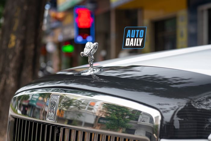Khám phá chiếc Rolls-Royce Cullinan độ Mansory màu trắng duy nhất tại Việt Nam rolls-royce-cullinan-mansory-Mytour-5.JPG