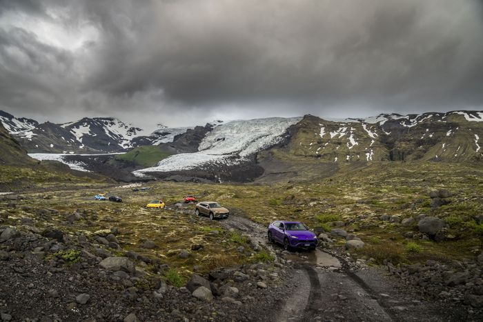 Khám phá băng đảo Iceland cùng dàn siêu SUV Lamborghini Urus lamborghini-urus-esperienza-avventura-12.jpg