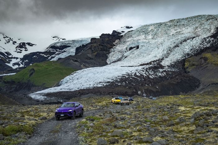 Khám phá băng đảo Iceland cùng dàn siêu SUV Lamborghini Urus lamborghini-urus-esperienza-avventura-9.jpg