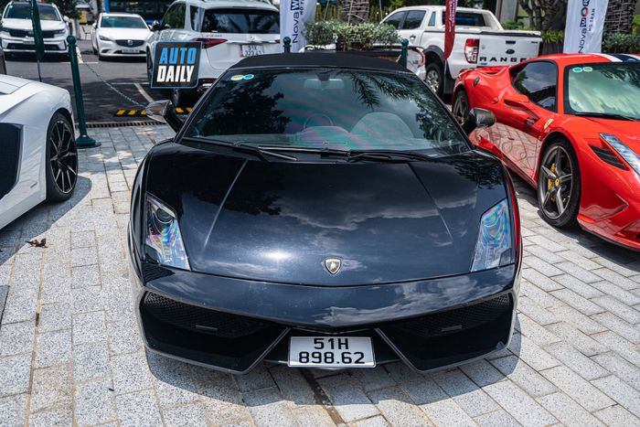 Gần gũi với Lamborghini Gallardo Spyder Performante: siêu xe mui trần hiếm có tại Việt Nam lamborghini-gallardo-spyder-performante-dau-tien-Mytour-4.JPG