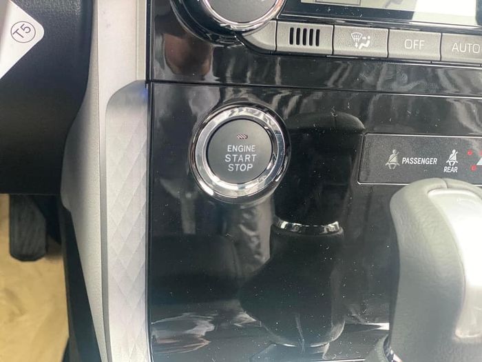 Toyota Veloz Cross 2022 đã về đại lý, sẵn sàng ra mắt vào ngày mai. Hình ảnh: 276997013-5056349381138964-4162191497170122300-n.jpeg