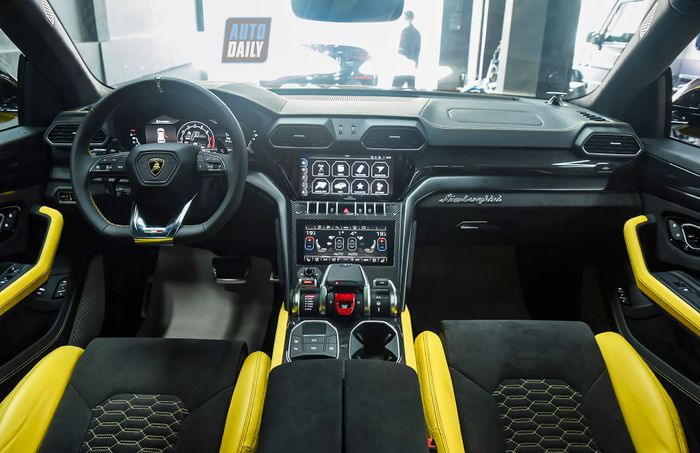 Cận cảnh Siêu SUV Lamborghini Urus Pearl Capsule 2022 đầu tiên về Việt Nam 27.jpg