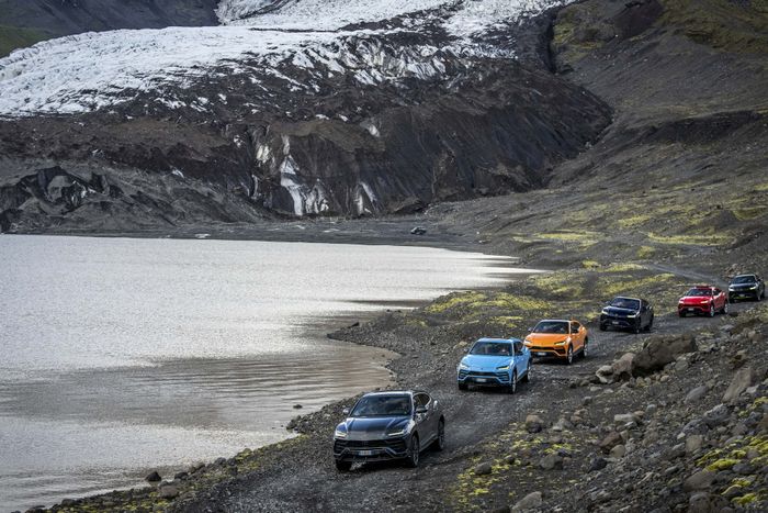 Khám phá băng đảo Iceland cùng dàn siêu SUV Lamborghini Urus lamborghini-urus-esperienza-avventura-13.jpg