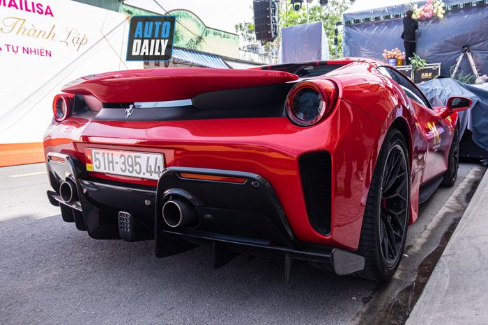 Dàn siêu xe trăm tỷ 'đình đám' 'náo loạn' ở Bình Dương, nhưng không có chiếc McLaren Senna như thường thấy