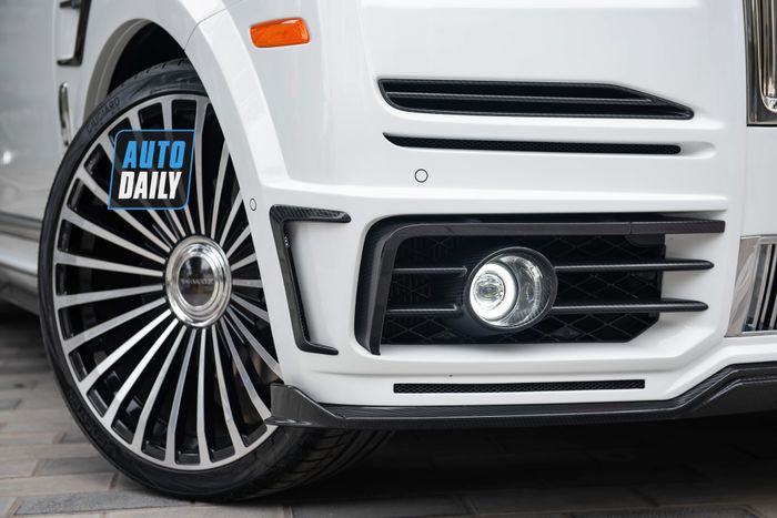Khám phá chiếc Rolls-Royce Cullinan độ Mansory màu trắng duy nhất tại Việt Nam rolls-royce-cullinan-mansory-Mytour-6.JPG