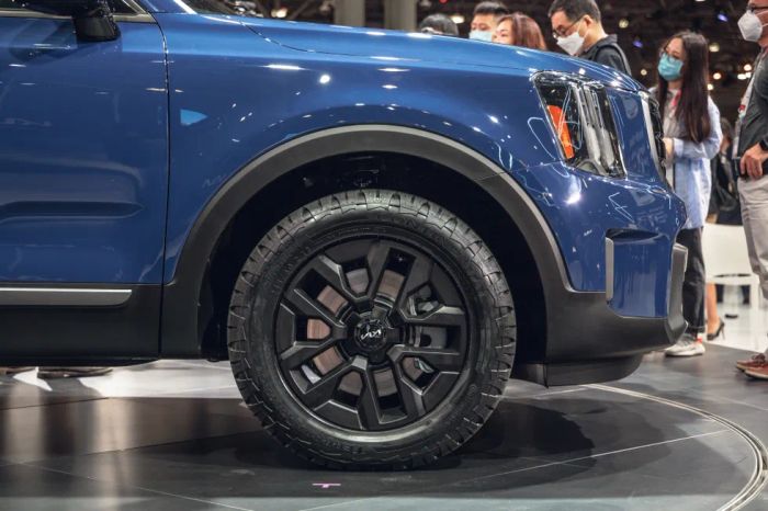 Ảnh thực tế Kia Telluride 2023: Nam tính, sang trọng, đầy đủ công nghệ an toàn, sẵn sàng thách thức Explorer