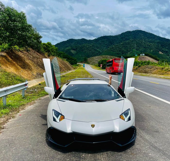 Đại gia Huế sắm siêu xe Lamborghini Aventador 280683077-1084361422292366-5405531420593453990-n.jpg