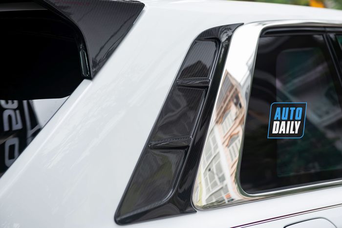 Khám phá chiếc Rolls-Royce Cullinan độ Mansory màu trắng duy nhất tại Việt Nam rolls-royce-cullinan-mansory-Mytour-9.JPG
