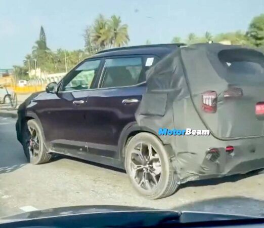 Kia Seltos Facelift Turbo 2023 với công suất 160 PS mạnh mẽ lộ diện trên đường thử