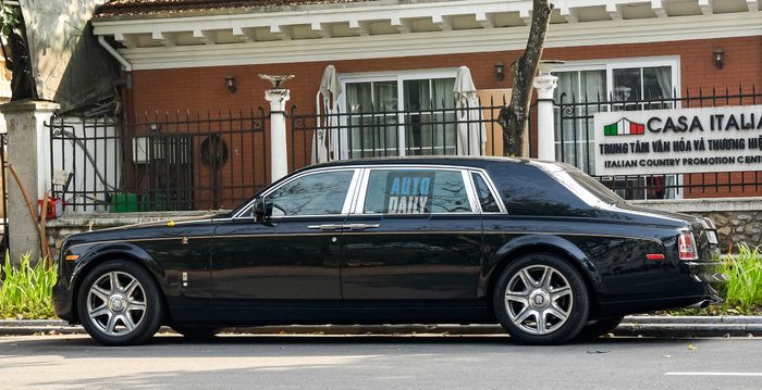 Rolls-Royce Phantom Rồng của 'Bầu' Kiên quay trở lại, kỷ niệm 10 năm tại Việt Nam adt-9187-copy.jpg