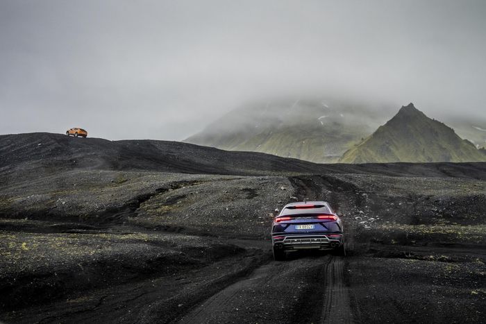 Khám phá băng đảo Iceland cùng dàn siêu SUV Lamborghini Urus lamborghini-urus-esperienza-avventura-10.jpg