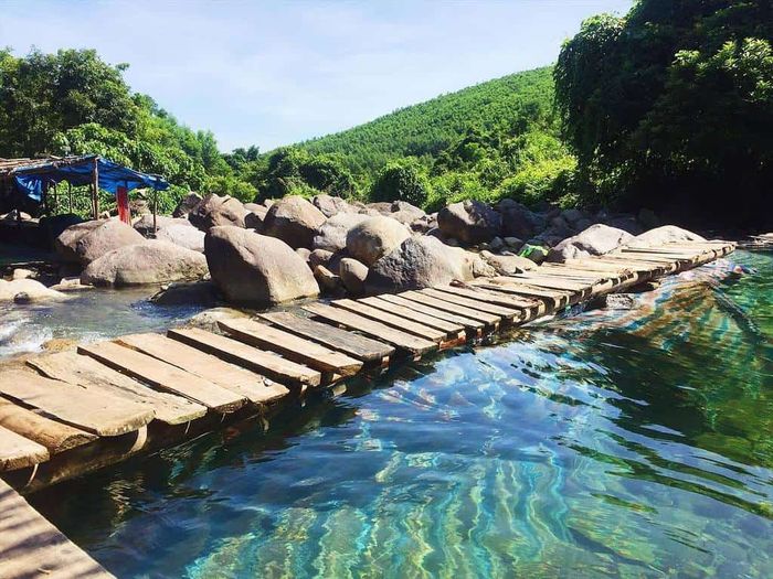 Trải nghiệm dã ngoại tuyệt vời tại Suối Voi Huế trong mùa hè