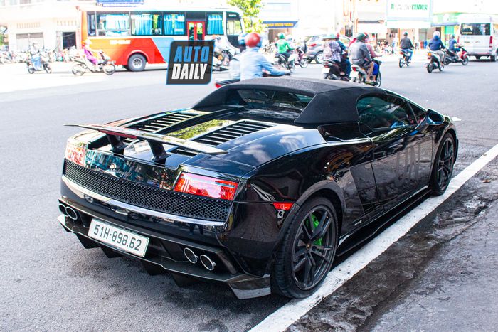 ‘Thay đổi không khí’ bằng cách sở hữu chiếc Lamborghini, ông Đặng Lê Nguyên Vũ ngay lập tức mua chiếc Gallardo Spyder hiếm có lamborghini-gallardo-spyder-performante-qua-vu-Mytour-4.JPG