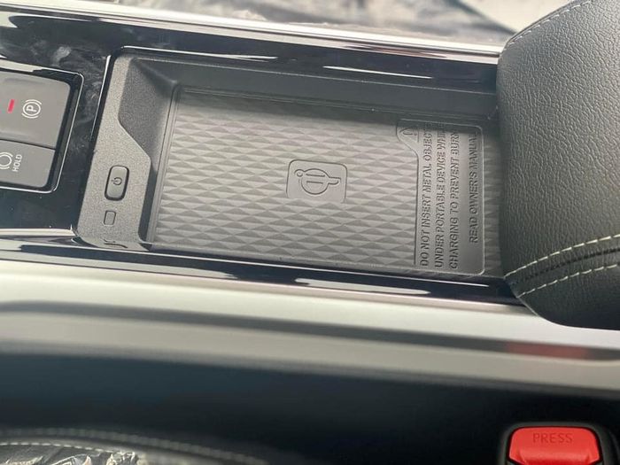 Toyota Veloz Cross 2022 đã đến đại lý, chuẩn bị cho sự kiện ra mắt vào ngày mai. Hình ảnh: 276251881-5056349317805637-7557487563325163920-n.jpeg