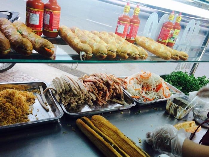 Bánh mì ngon Sài Gòn